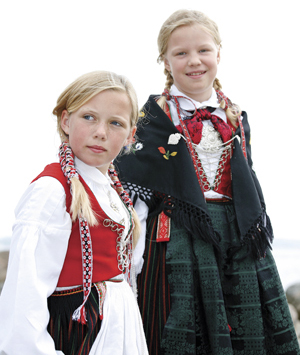 <br> Kvinnebunad fra Vest-Agder